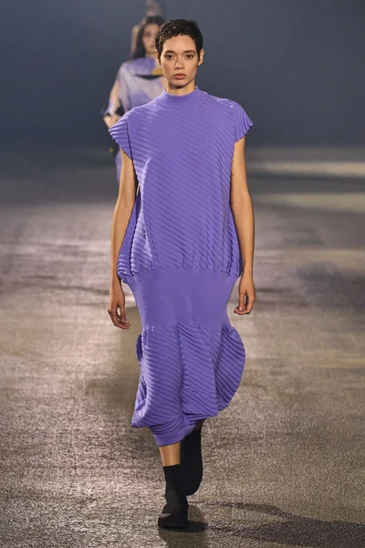 Look 30